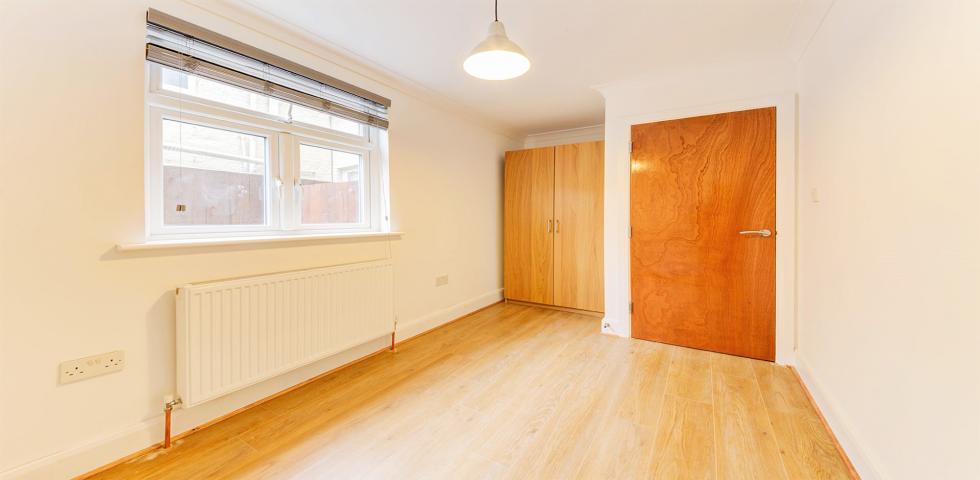 			 , 1 Bedroom, 1 bath, 1 reception Flat			 High Road, DOLLIS HILL